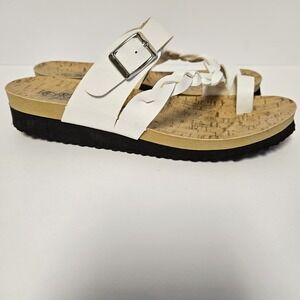 RK Collection White Sandal Size 7 Made In Taiwan Slip On Flat Dress or‎ Casual